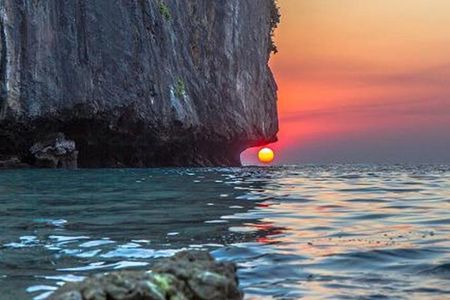 Phi Phi Early Bird Premium Tour by Speed Boat