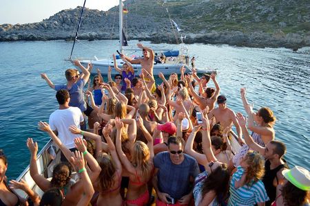  Boat Party Cruise with Live DJ