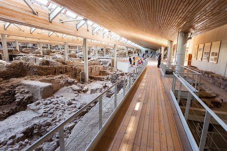 Archaeological bus tour to Akrotiri excavations & Red beach