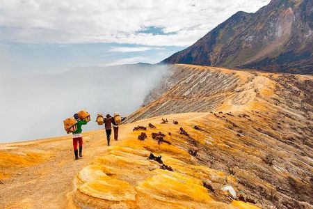 Mount Ijen: Electric Blue Fire Tour (2D1N - Private & All-Inclusive)
