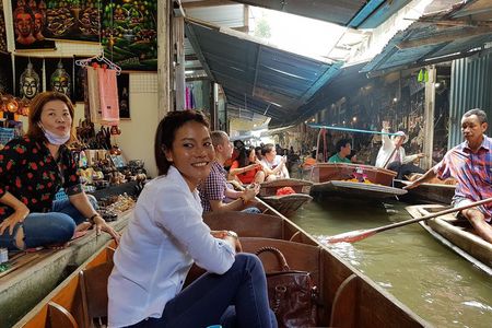 Floating Market Damnoen Saduak and Meklong Railway Market: Half Day Tour