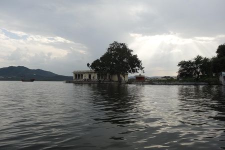 Udaipur - Boat ride at lake Pichhola 
