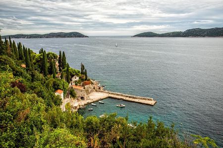Dubrovnik Game of Thrones Full-Day Tour + Lokrum & Srđ