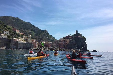 Paddle along the Cinque Terre