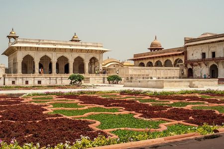 Chennai to Taj Mahal and Agra Same Day Tour with Return Flights