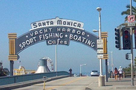 3.5 Hour Coastal Tour of Santa Monica, Venice Beach and Malibu