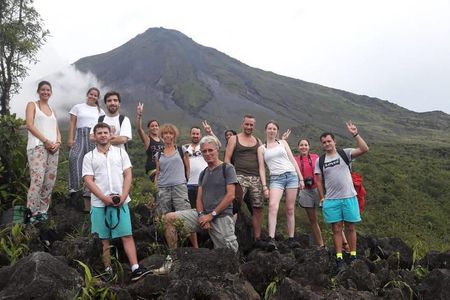 Combo La Fortuna Waterfall, Volcano Hike & Hotsprings