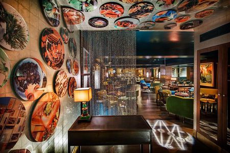Private Shanghai Foodie Adventures with Rooftop Bar Hopping