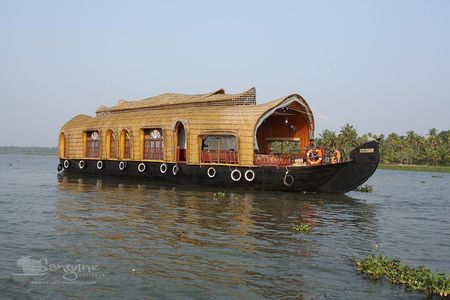 5 Nights Private Tour-Cochin/Munnar/Thekkady/Houseboat- Sanguine 