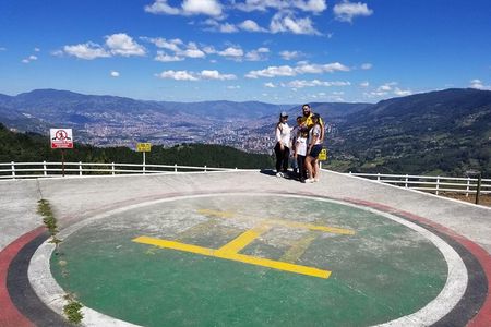 Pablo Escobar Tour / group traveler