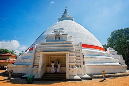 Private Colombo City Tour with English Speaking Chauffeur