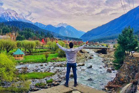 Kashmir - Paradise on Earth (6Days 5 Nights)