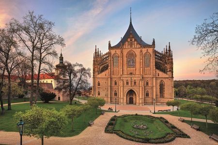 Kutna Hora & St. Barbara Cathedral & Ossuary