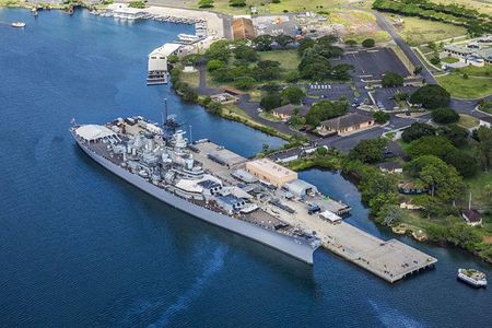 Day Trip from Maui to Oahu: Pearl Harbor WWII Heroes Adventure