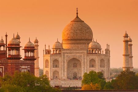 Private Day trip to Agra with Taj Mahal,Fort and lunch at 5 Star