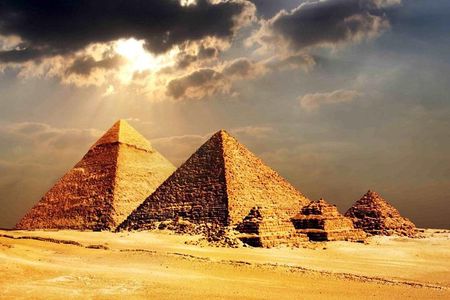 Pyramids of Giza and Egyptian Museum Tour