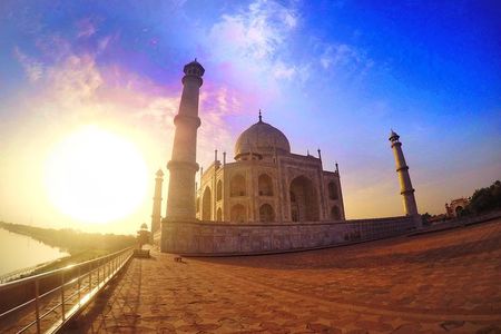 Sunrise Tour of The Taj Mahal with Fatehpur Sikri from Agra