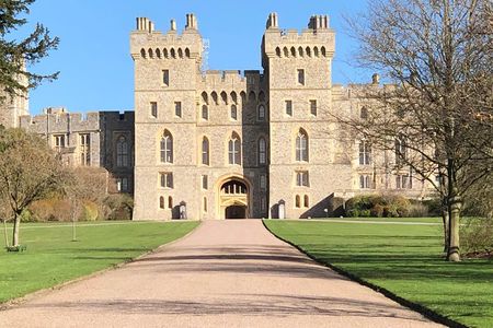 Windsor Castle and Hampton Court Private Car with Driver Guide