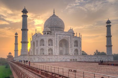 Private Taj Mahal Day Trip from Delhi Ending in Jaipur