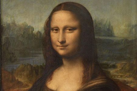 Louvre Museum Masterpieces Guided Tour in Small Group with Access