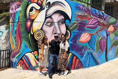 Comuna 13 Graffiti Tour with Metrocable