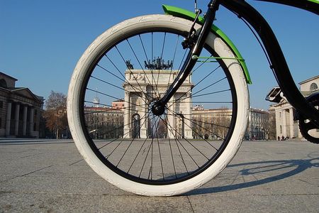 Milan's Hidden Gems: Unique Bike Tour (ENG, NL)