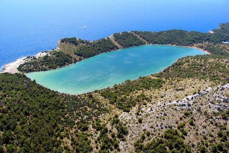 From Zadar: Kornati National Park Day Trip with Breakfast & Lunch