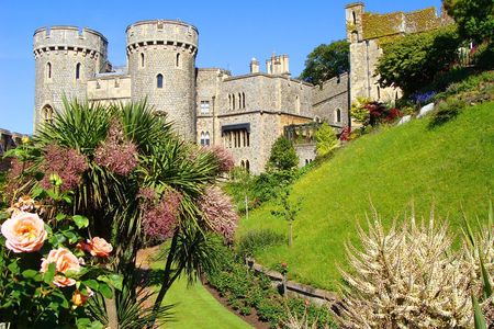 Windsor Castle, Stonehenge & Bath Private Car Tour from London
