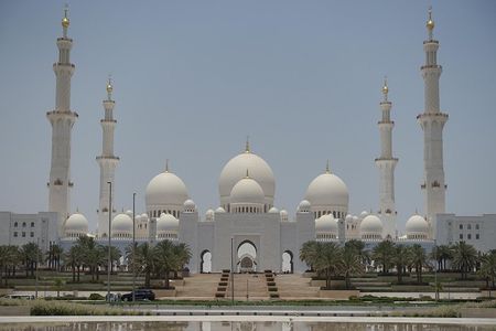 Abu Dhabi City & Sheikh Zayed Mosque Tour