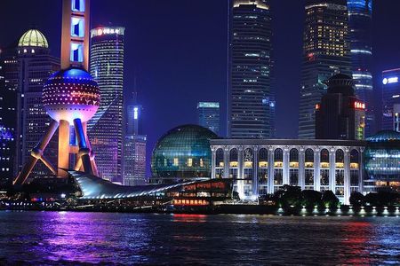 Evening Thai Dinner and Huangpu River Cruise in Shanghai