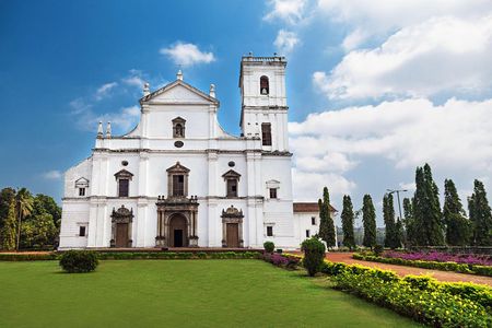 Private Portuguese Heritage Tour: Se Cathedral, Basilica of Bom Jesus and Dona Paula Beach in Goa