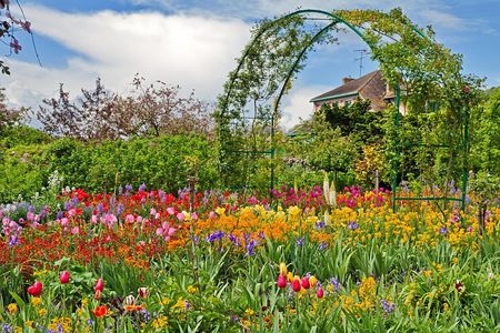Giverny Monet's Garden & Auvers-sur-Oise with Van Gogh House Full Day From Paris