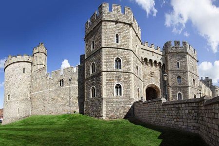 Windsor Castle, Stonehenge & Salisbury Cathedral Guided Tour
