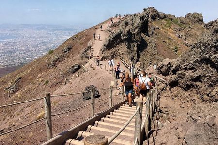Naples: Pompeii & Mt Vesuvius All-Inclusive Small Group w/ Lunch