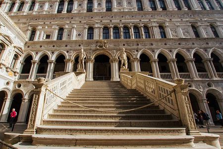 St Mark's Basilica & Doge's Palace with Secret Passages Access