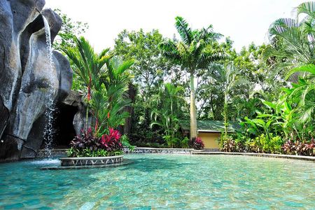 Arenal Volcano Lava Trail and Baldi Hot Springs with Dinner