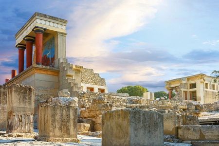 Crete private tour: Knossos Palace and Heraklion Town