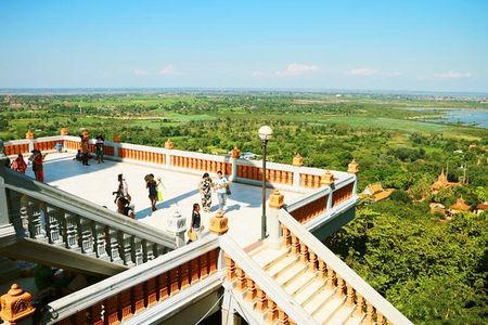 Oudong and Koh Chen Island - Full Day Cruise & Tour with English speaking guide