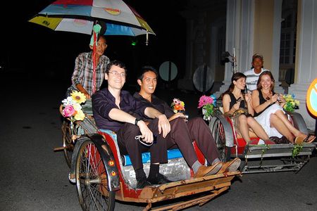 Private George Town by Night with Food Tasting and Trishaw Ride