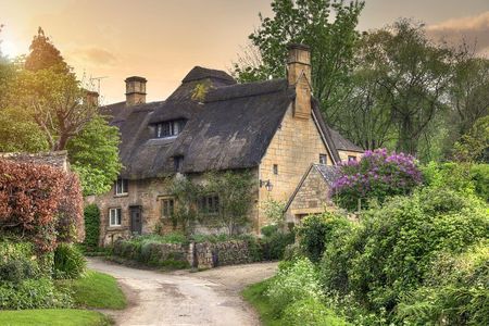 Cotswolds Day Trip from London with Optional Village Lunch 