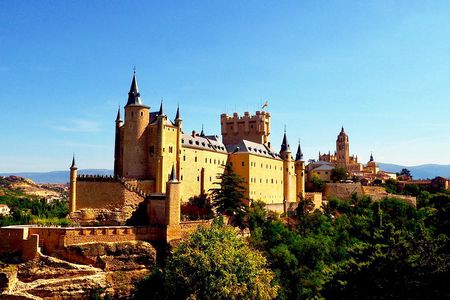 Segovia with Winery & Tasting Small Group Tour from Madrid 