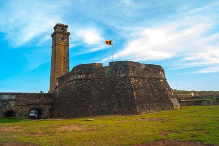 Galle Day Tour via Hikkaduwa Beach 