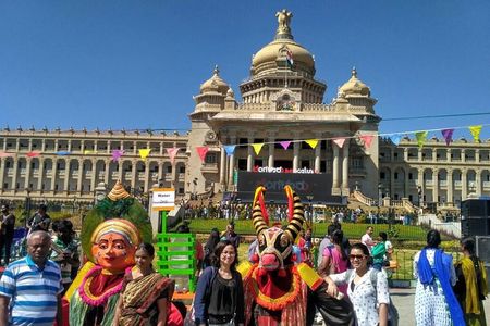 Bangalore city tour with a guide in private car and lunch