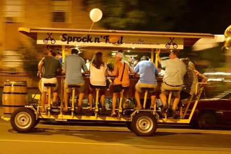 1 Hour 30 min PUBLIC Memphis Party Bike Pub-crawl - Midtown
