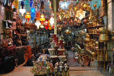 Private Guided Day Trip to Giza Pyramids and Khan El Khaili Market from Cairo