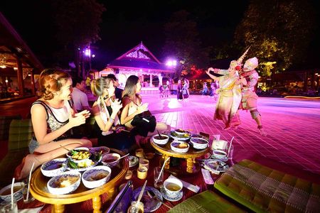 Traditional Khum Khantoke Dinner from Chiang Mai with Cultural Dance Show