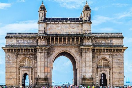 South Mumbai City with Dharavi Slum Tour in Private Vehicle