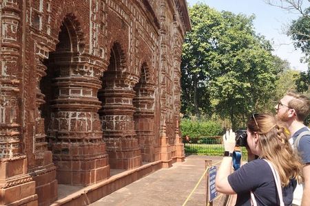 Day trip from Kolkata to Bishnupur for Terracotta Temples and Silk 