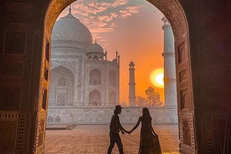 Sunrise Taj Mahal Tour by Car