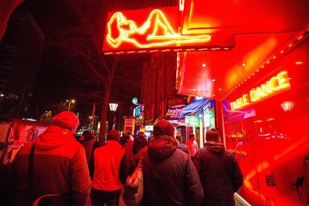Hamburg Reeperbahn Tour with a Guide
